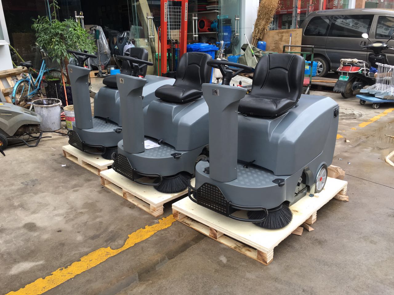 清掃車為什么應(yīng)用如此廣泛，它有什么優(yōu)勢?