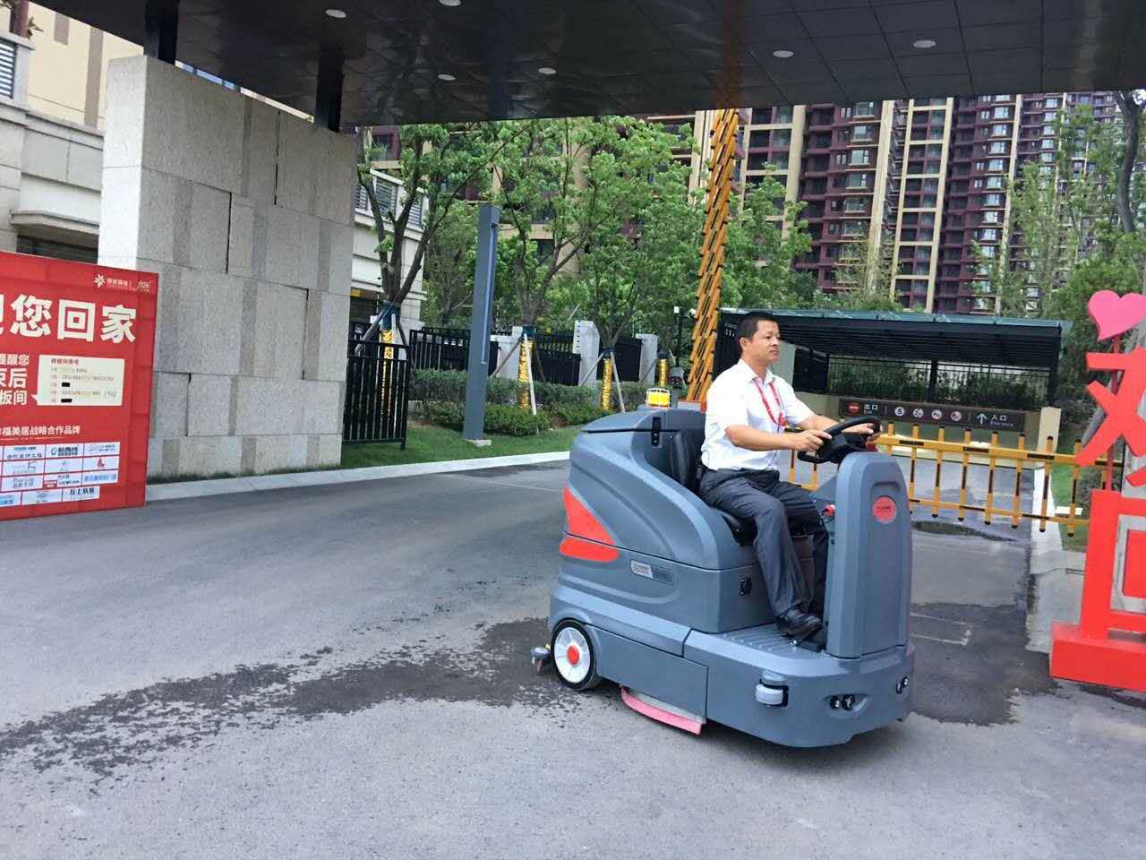 別讓“駕駛式洗地機(jī)排行”誤導(dǎo)了你購(gòu)買行為